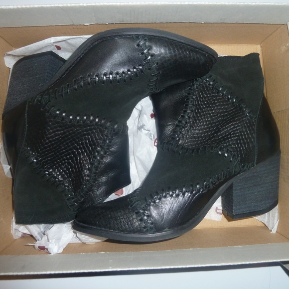 Musse & Cloud Jaeda Women's Bootie Ankle Black Pat - Picture 2 of 8